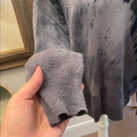 Galadriel Mattei Los Angeles Cashmere Sweater - Picture 2 of 4